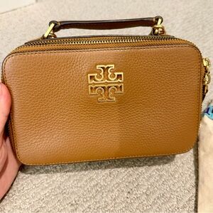 Tory Burch Tan Pebbled Leather Camera Crossbody with Gold Logo